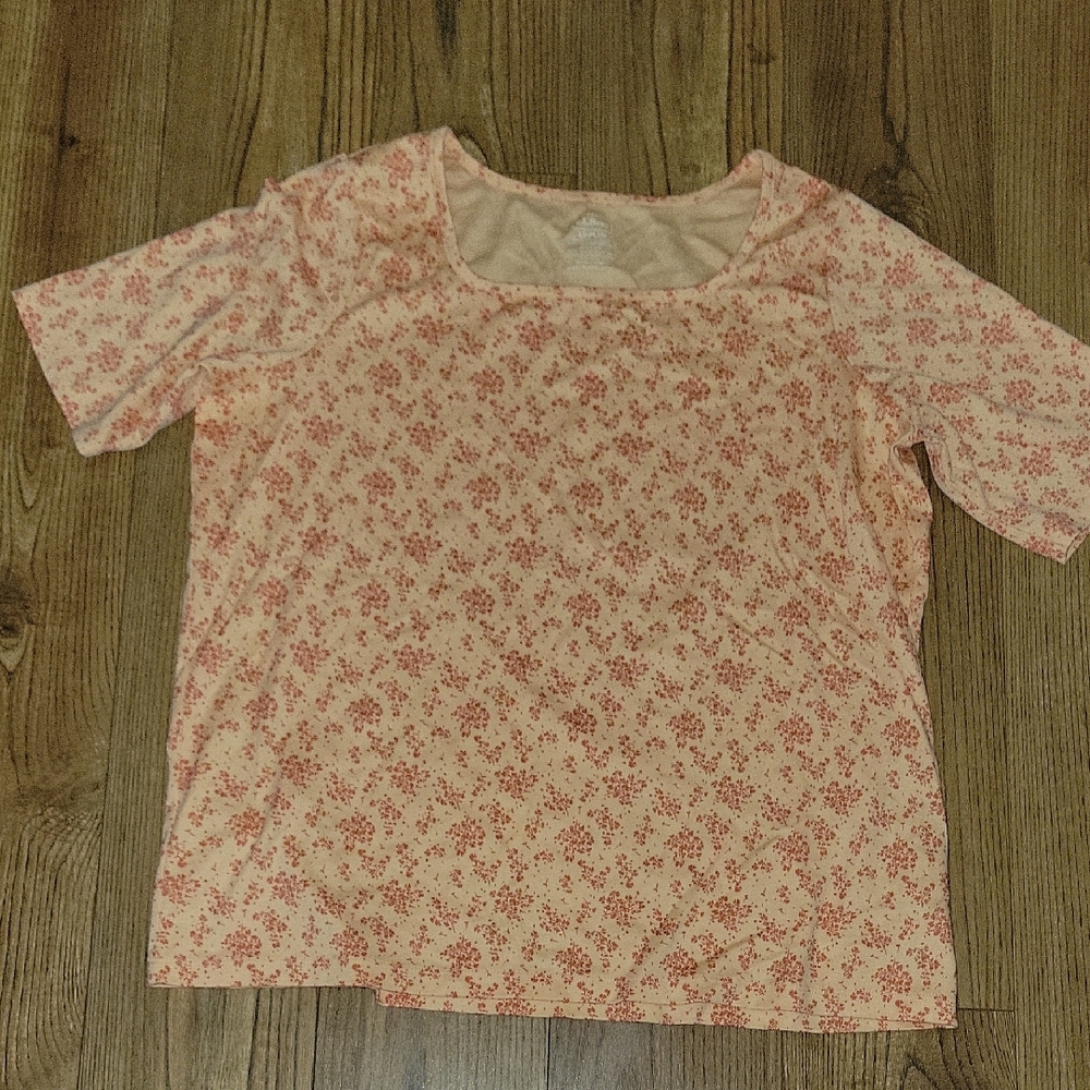 L.L. Bean Peach and Red Floral Top - Picture 3 of 4